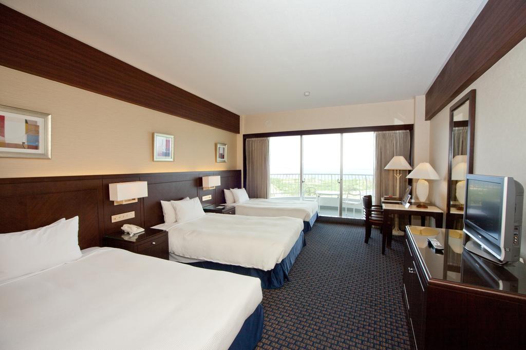 Okinawa Kariyushi Beach Resort Ocean Spa Onna Exterior foto