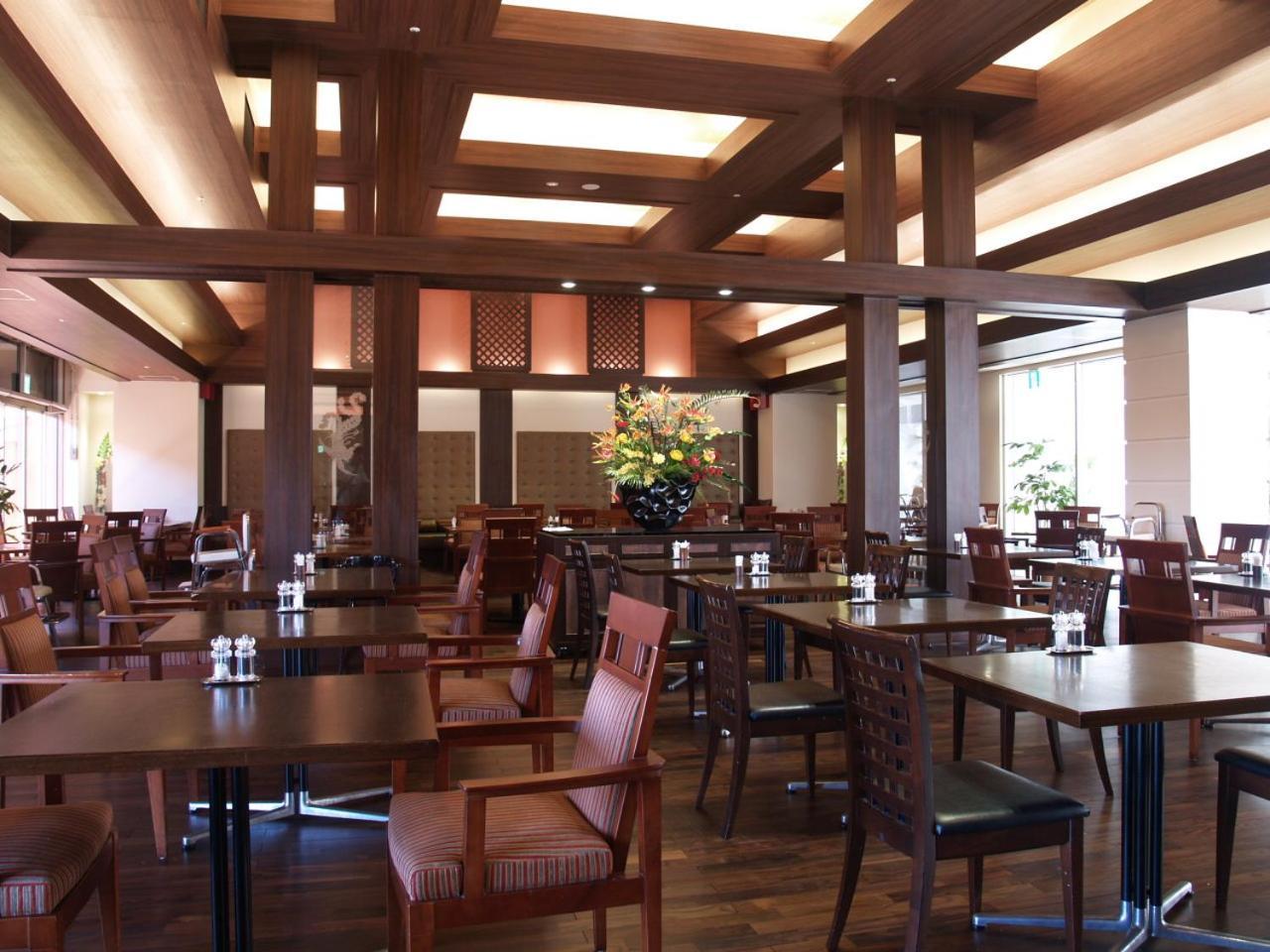 Okinawa Kariyushi Beach Resort Ocean Spa Onna Exterior foto